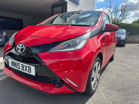 TOYOTA AYGO 1.0 VVT-i x-play