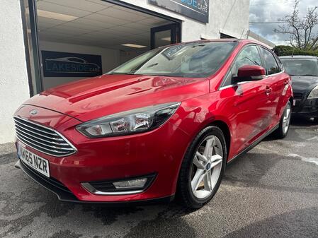 FORD FOCUS 1.0 T EcoBoost Titanium