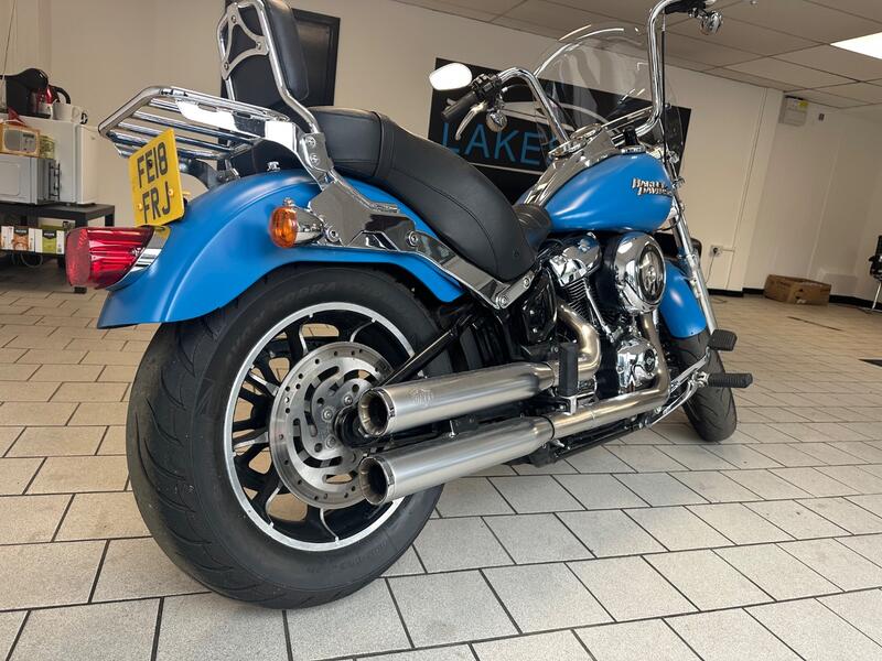 HARLEY-DAVIDSON Softail