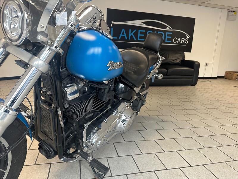 HARLEY-DAVIDSON Softail