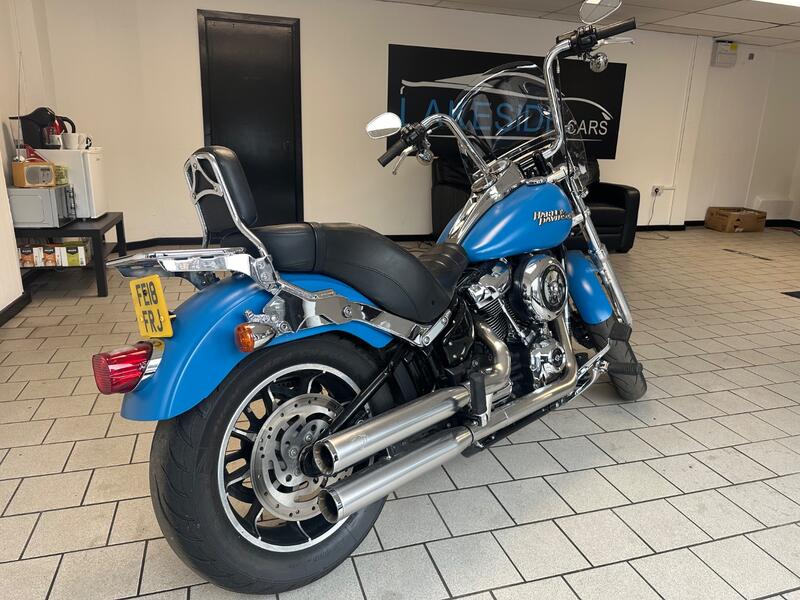 HARLEY-DAVIDSON Softail