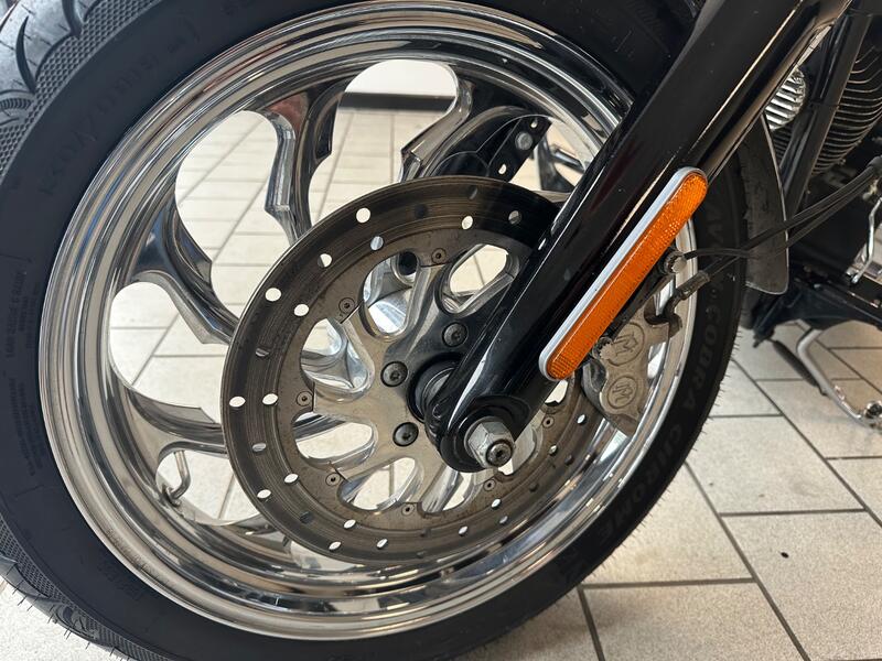 HARLEY-DAVIDSON Softail
